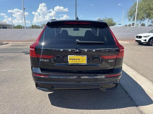2025 Volvo XC60 B5 Plus