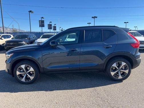 2026 Volvo XC40 B4 Plus