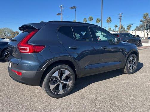 2026 Volvo XC40 B4 Plus