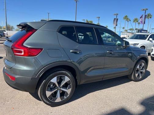 2026 Volvo XC40 B5 Plus