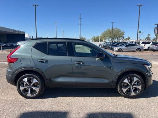 2026 Volvo XC40 B5 Plus