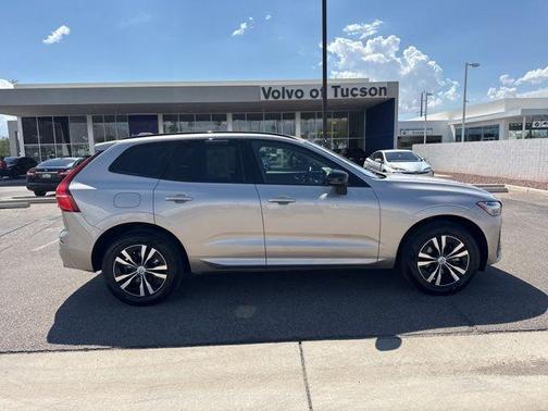 2025 Volvo XC60 B5 Core