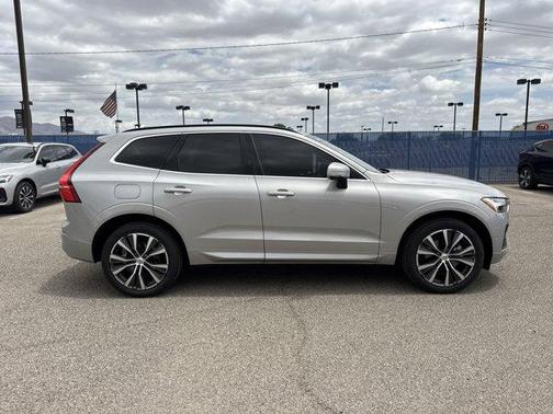 2022 Volvo XC60 B5 Momentum