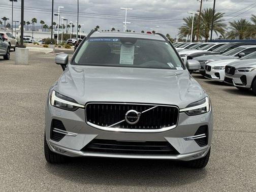 2022 Volvo XC60 B5 Momentum