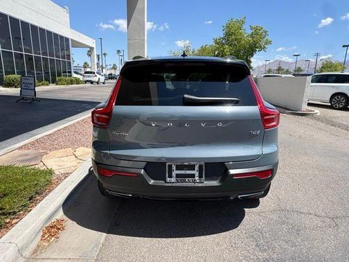 2020 Volvo XC40 T4 R-Design
