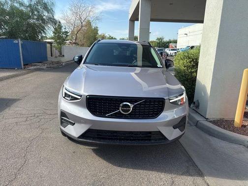 2026 Volvo XC40 B5 Core