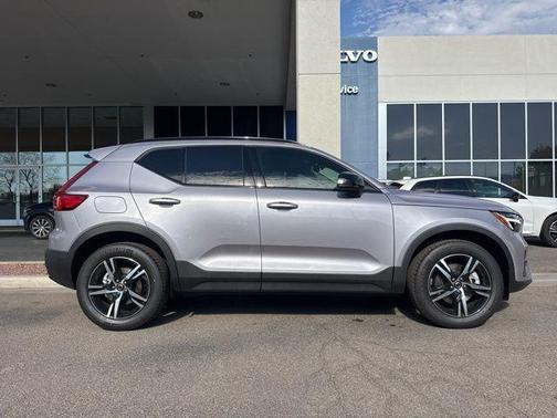 2026 Volvo XC40 B5 Core