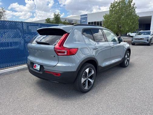 2026 Volvo XC40 B5 Plus