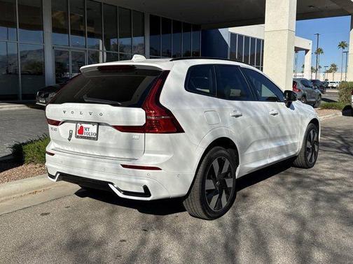 2024 Volvo XC60 Recharge Plug-In Hybrid T8 Plus Dark Theme