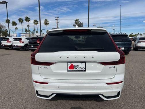 Crystal White 2026 Volvo XC60 B5 Plus