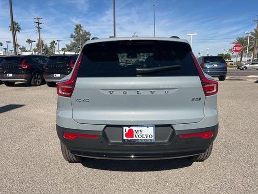 2026 Volvo XC40 B5 Ultra