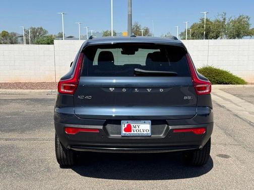 2026 Volvo XC40 B5 Plus