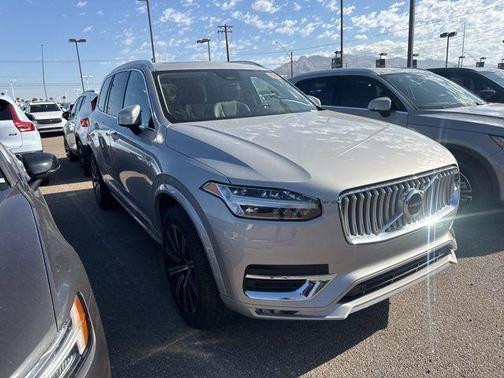 2025 Volvo XC90 B5 Core