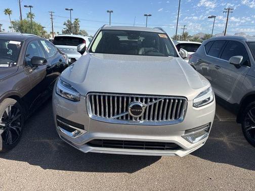 2025 Volvo XC90 B5 Core