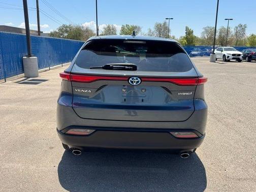 2022 Toyota Venza LE