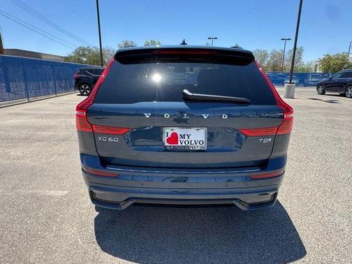 2025 Volvo XC60 Plug-In Hybrid T8 Plus