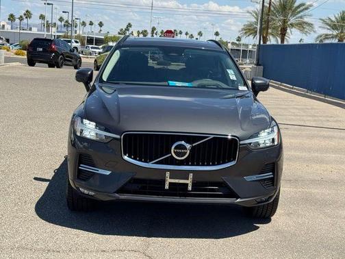 2022 Volvo XC60 B5 Momentum