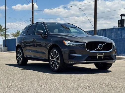 2022 Volvo XC60 B5 Momentum