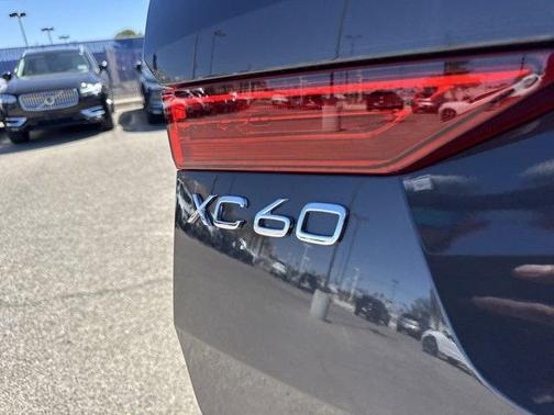 2025 Volvo XC60 Plug-In Hybrid T8 Plus