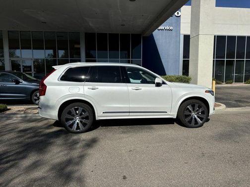 2025 Volvo XC90 Plug-In Hybrid T8 Plus 6-Seater