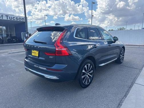2023 Volvo XC60 B5 Plus Bright Theme