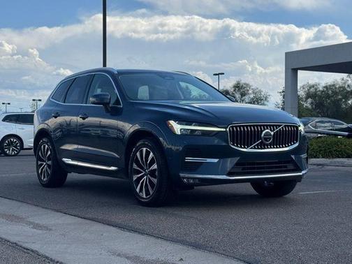 2023 Volvo XC60 B5 Plus Bright Theme