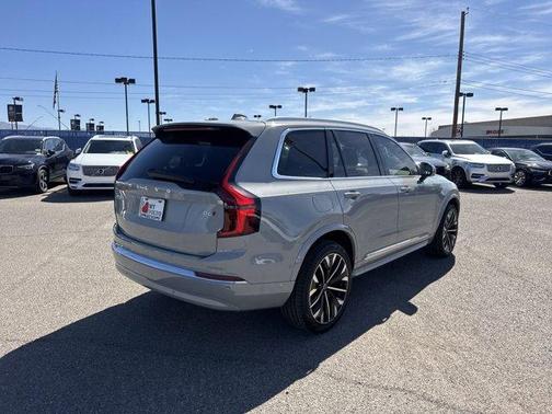 2025 Volvo XC90 B6 Plus 7-Seater
