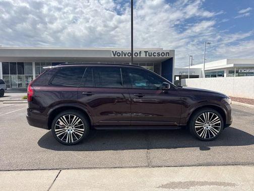 2026 Volvo XC90 B6 Ultra Dark Theme 6-Seater