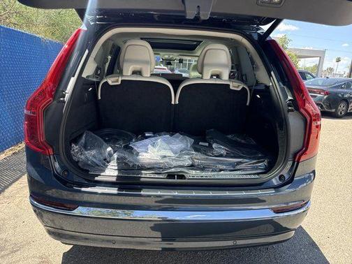 2025 Volvo XC90 Plug-In Hybrid T8 Core 7-Seater