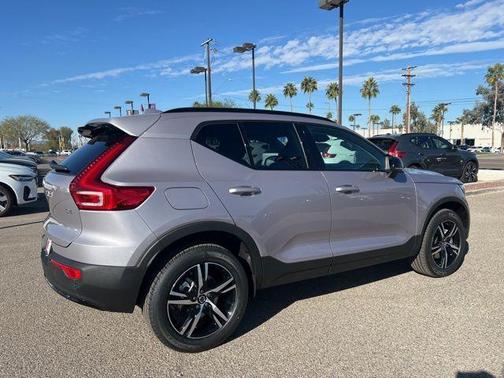 2026 Volvo XC40 B4 Core