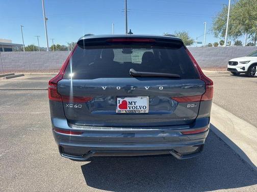 2026 Volvo XC60 B5 Plus