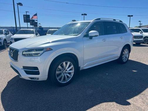 Crystal White Pearl 2016 Volvo XC90 T6 Momentum