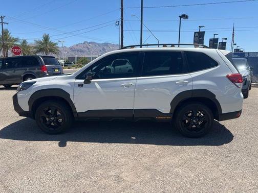 Crystal White Pearl 2022 Subaru Forester Wilderness