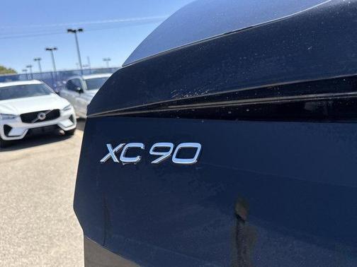 2025 Volvo XC90 Plug-In Hybrid T8 Plus 7-Seater