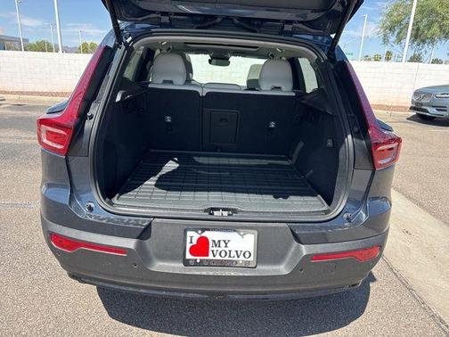 2026 Volvo XC40 B5 Plus