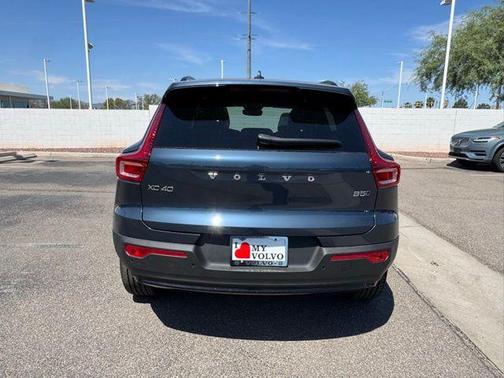 2026 Volvo XC40 B5 Plus