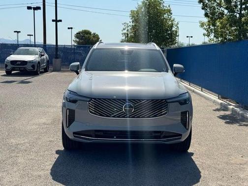 Vapour Grey 2026 Volvo XC90 B6 Plus 7-Seater