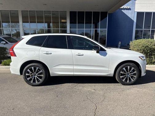 2025 Volvo XC60 B5 Core