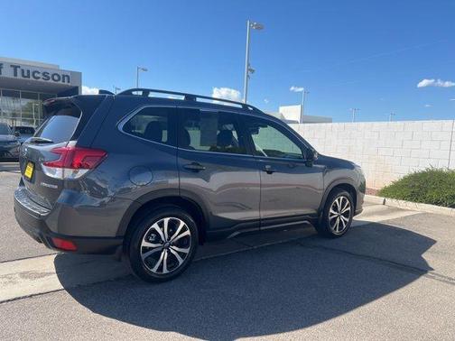 2025 Volvo XC90 Plug-In Hybrid T8 Ultra 7-Seater