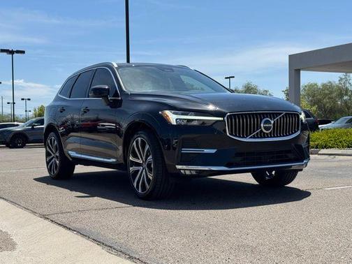 2023 Volvo XC60 B5 Ultimate Bright Theme