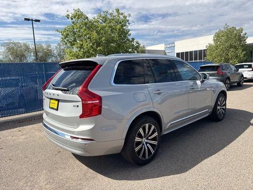2025 Volvo XC90 B5 Core