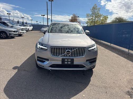 2025 Volvo XC90 B5 Core