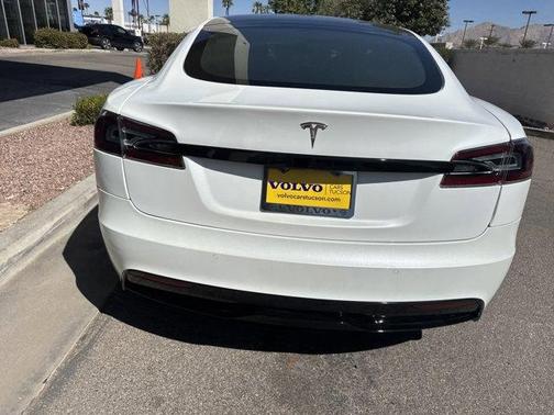 2022 Tesla Model S Base