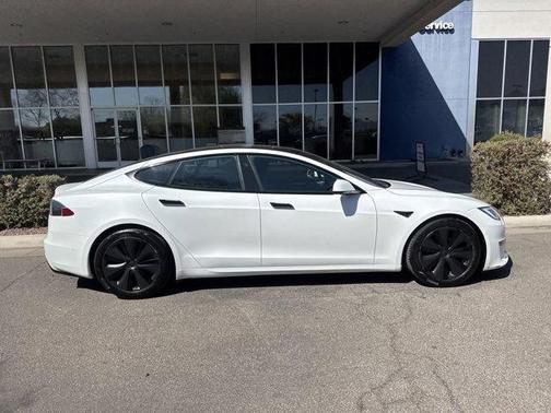 2022 Tesla Model S Base