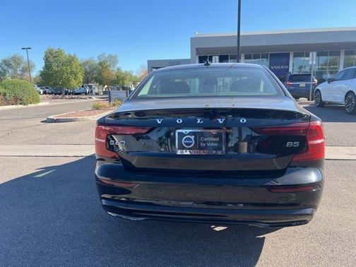 2024 Volvo S60 B5 Plus Dark Theme