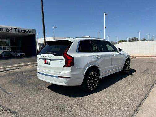 2026 Volvo XC90 Plug-In Hybrid T8 Plus 7-Seater