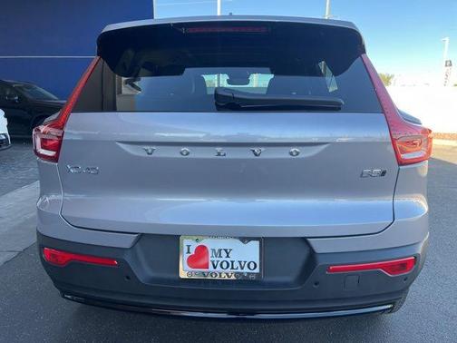 2026 Volvo XC40 B5 Ultra