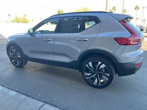 2026 Volvo XC40 B5 Ultra