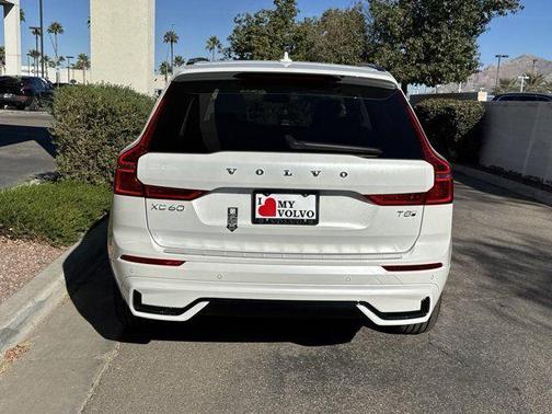 2025 Volvo XC60 Plug-In Hybrid T8 Plus