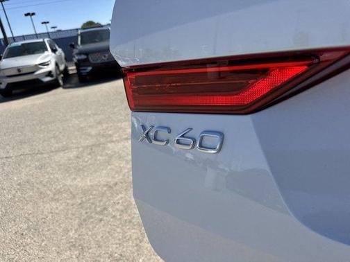 2025 Volvo XC60 Plug-In Hybrid T8 Plus
